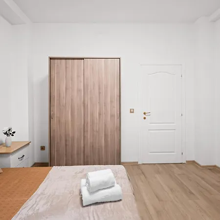 Stepup Apartment, Cismigiu Park, Center, Park Escape 公寓